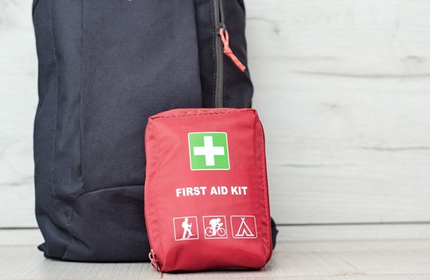 Kit di primo soccorso per situazioni di emergenza sulla strada